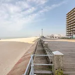 Beachfront Skyline Retreat Διαμέρισμα Οστένδη