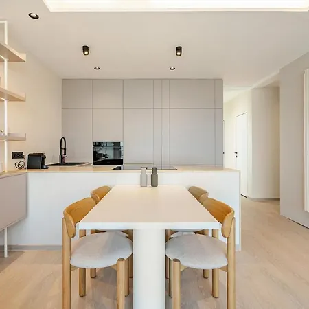 Apartment Beachfront Skyline Retreat *