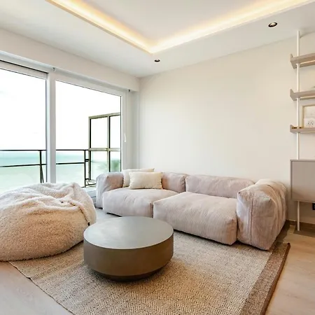 Beachfront Skyline Retreat * Οστένδη
