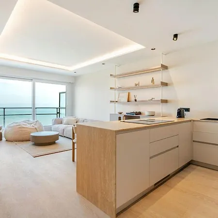 Beachfront Skyline Retreat * Οστένδη