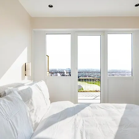 Апартаменты Beachfront Skyline Retreat